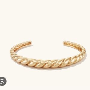 Mejuri Croissant Dome Cuff bracelet size 7 Gold Vermeil Excellent condition!
